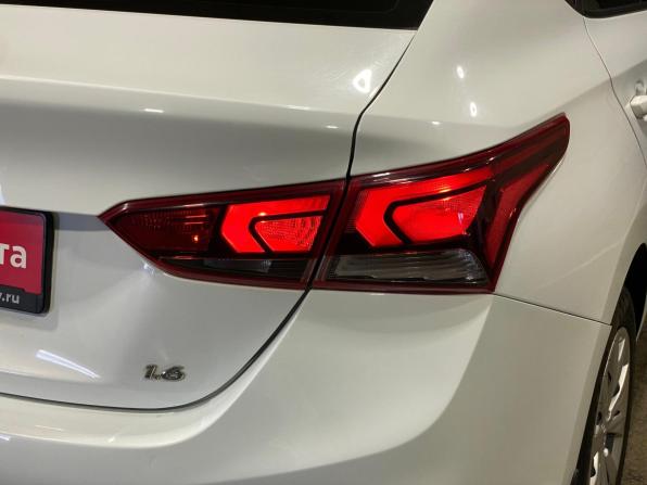Hyundai Solaris II с пробегом 2017 года, цена 1 040 000 рублей, 152205 км, седан, Автокод Объявления