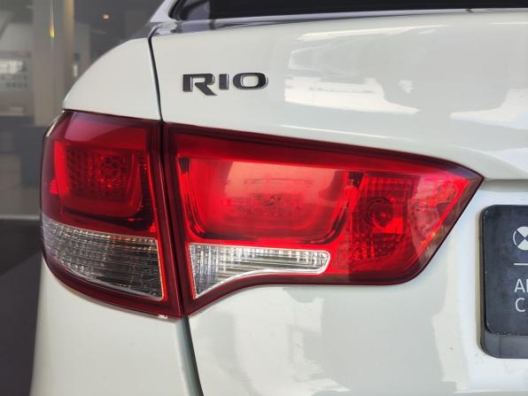 Kia Rio III Рестайлинг с пробегом 2016 года, цена 935 000 рублей, 204860 км, седан, Автокод Объявления