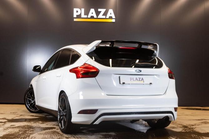 Ford Focus III Рестайлинг с пробегом 2015 года, цена 1 099 000 рублей, 146714 км, хэтчбек, Автокод Объявления