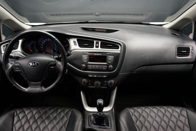 Kia Ceed II с пробегом 2014 года, цена 1 288 000 рублей, 68100 км, хэтчбек, Автокод Объявления