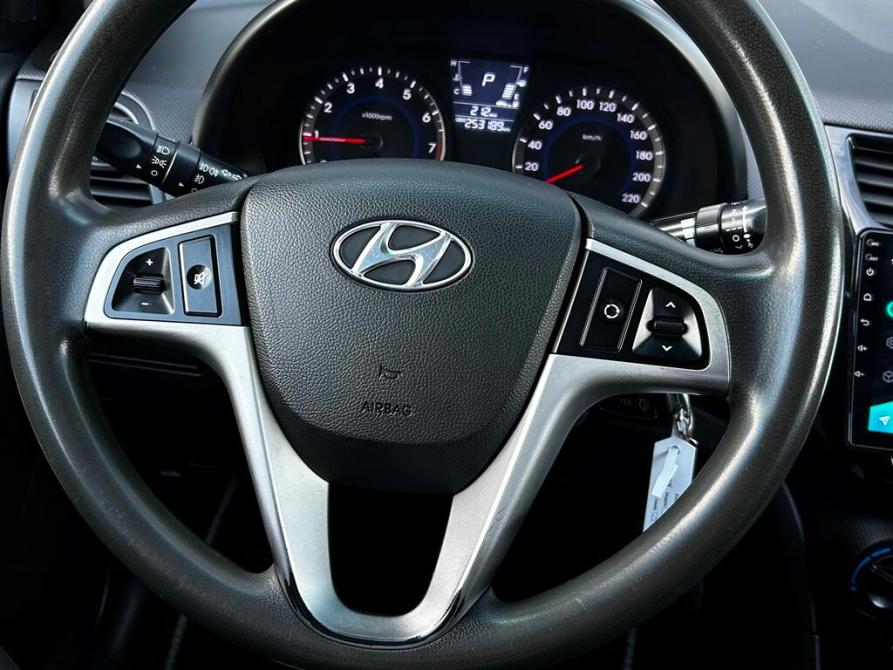 Hyundai Solaris I Санкт-Петербург  - изображение 17