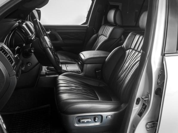 Toyota Land Cruiser 200 Series Рестайлинг 1 с пробегом 2014 года, цена 3 499 000 рублей, 255422 км, внедорожник, Автокод Объявления