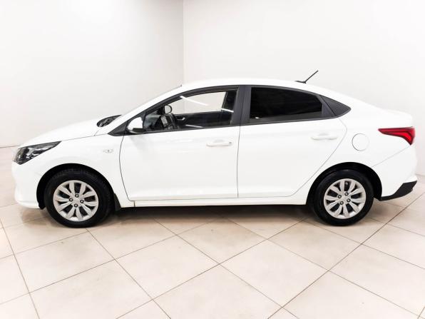 Hyundai Solaris II Рестайлинг с пробегом 2021 года, цена 1 420 000 рублей, 64174 км, седан, Автокод Объявления