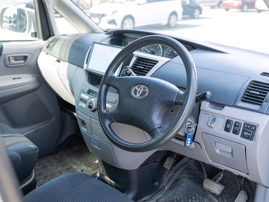 Toyota Voxy I (R60) Ижевск  - изображение 10