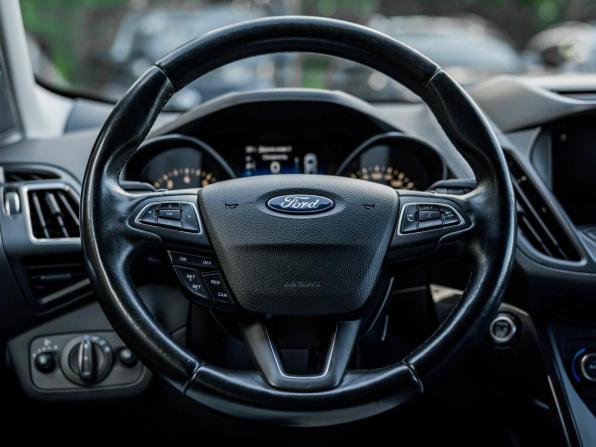 Ford Kuga II Рестайлинг с пробегом 2017 года, цена 1 518 000 рублей, 124360 км, внедорожник, Автокод Объявления