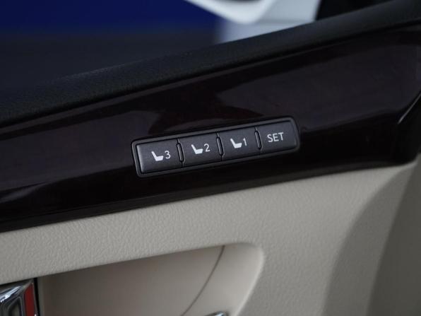 Lexus LX III с пробегом 2010 года, цена 3 049 046 рублей, 413497 км, внедорожник, Автокод Объявления