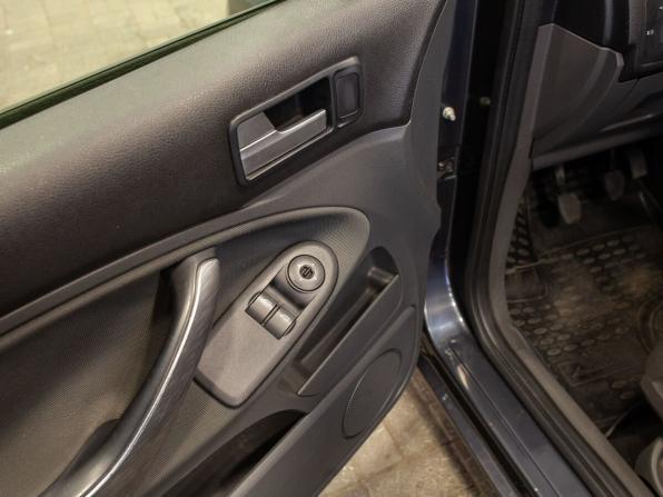 Ford C-MAX I Рестайлинг с пробегом 2007 года, цена 635 000 рублей, 245016 км, компактвэн, Автокод Объявления