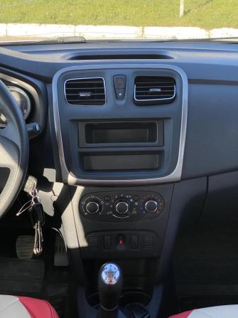 Renault Logan II с пробегом 2018 года, цена 830 000 рублей, 52000 км, седан, Автокод Объявления