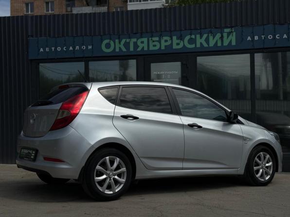 Hyundai Solaris I Рестайлинг с пробегом 2015 года, цена 899 000 рублей, 90000 км, хэтчбек, Автокод Объявления