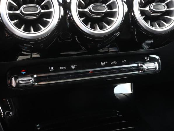 Mercedes-Benz CLA II (C118 X118) с пробегом 2021 года, цена 3 880 000 рублей, 49957 км, седан, Автокод Объявления