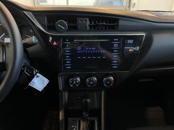 Toyota Corolla XI (E160 E170 E180) Рестайлинг 1 с пробегом 2016 года, цена 1 320 000 рублей, 220679 км, седан, Автокод Объявления