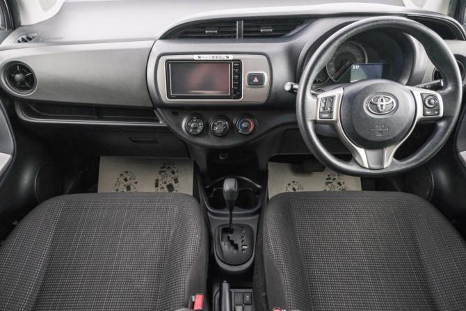 Toyota Vitz III (XP130) Рестайлинг с пробегом 2016 года, цена 919 000 рублей, 130000 км, хэтчбек, Автокод Объявления