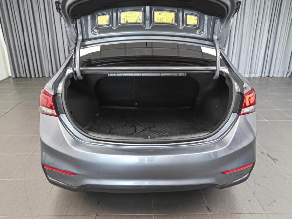 Hyundai Solaris II с пробегом 2018 года, цена 1 329 000 рублей, 167545 км, седан, Автокод Объявления