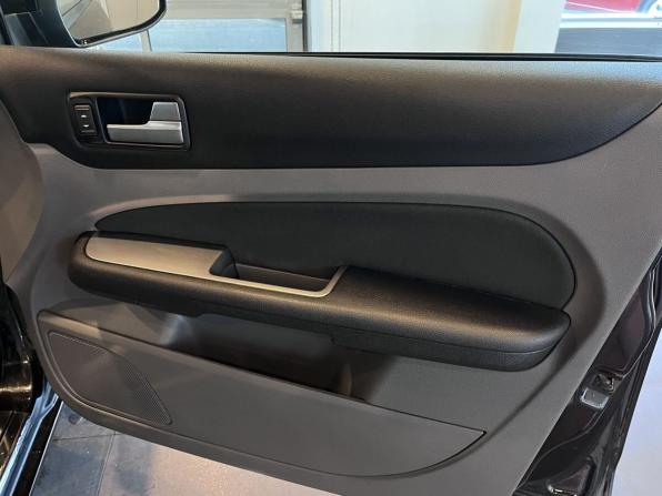 Ford Focus II Рестайлинг с пробегом 2011 года, цена 570 000 рублей, 256215 км, хэтчбек, Автокод Объявления
