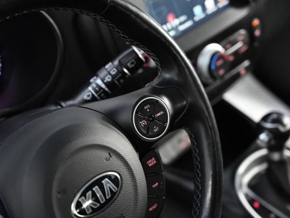 Kia Soul II Рестайлинг с пробегом 2017 года, цена 849 000 рублей, 90000 км, хэтчбек, Автокод Объявления