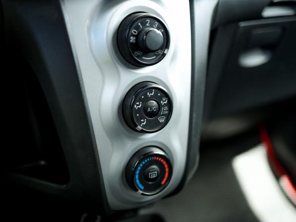 Toyota Yaris III с пробегом 2010 года, цена 549 000 рублей, 186822 км, хэтчбек, Автокод Объявления