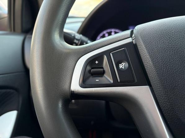 Hyundai Solaris I с пробегом 2013 года, цена 595 000 рублей, 186000 км, седан, Автокод Объявления