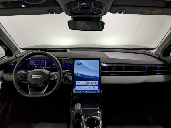 Geely Atlas II с пробегом 2024 года, цена 3 090 000 рублей, 22209 км, внедорожник, Автокод Объявления