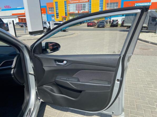 Hyundai Solaris II с пробегом 2017 года, цена 1 250 000 рублей, 168457 км, седан, Автокод Объявления