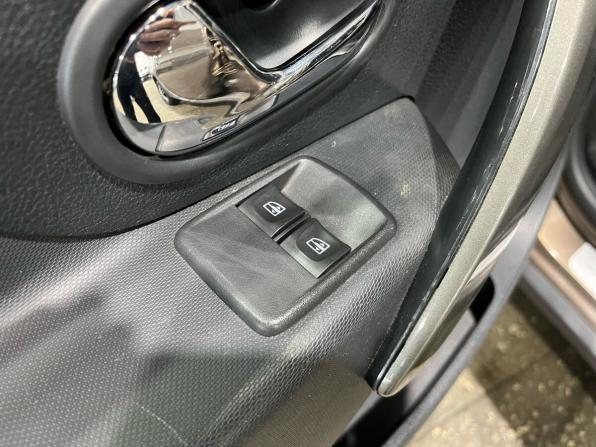 Renault Sandero II Рестайлинг с пробегом 2019 года, цена 1 099 000 рублей, 85965 км, хэтчбек, Автокод Объявления