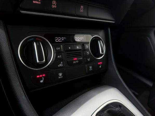 Audi Q3 I (8U) Рестайлинг с пробегом 2015 года, цена 1 999 000 рублей, 163300 км, внедорожник, Автокод Объявления