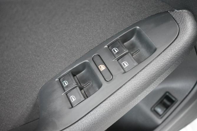 Volkswagen Jetta VI Рестайлинг с пробегом 2017 года, цена 1 299 000 рублей, 136000 км, седан, Автокод Объявления