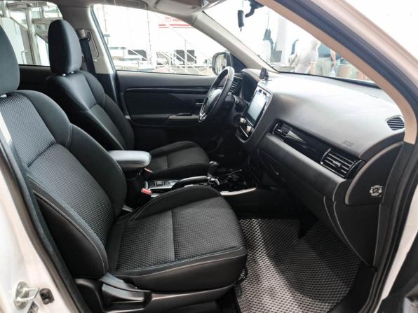 Mitsubishi Outlander III Рестайлинг 3 с пробегом 2021 года, цена 2 450 000 рублей, 58637 км, внедорожник, Автокод Объявления
