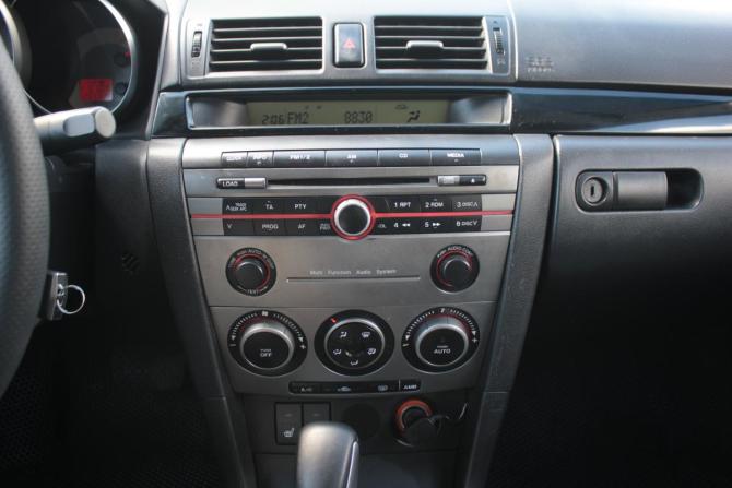 Mazda 3 I (BK) Рестайлинг с пробегом 2006 года, цена 570 000 рублей, 255917 км, седан, Автокод Объявления