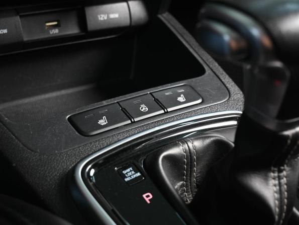 Kia Rio IV Рестайлинг с пробегом 2021 года, цена 1 399 000 рублей, 83152 км, хэтчбек, Автокод Объявления