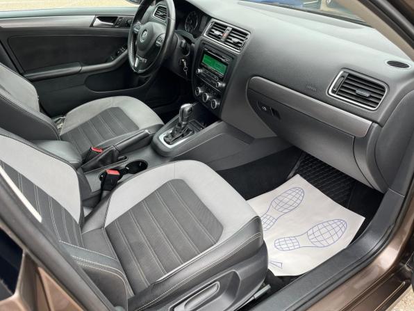 Volkswagen Jetta VI с пробегом 2013 года, цена 1 030 000 рублей, 180223 км, седан, Автокод Объявления