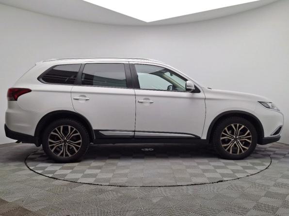 Mitsubishi Outlander III Рестайлинг 3 с пробегом 2018 года, цена 2 619 000 рублей, 107113 км, внедорожник, Автокод Объявления