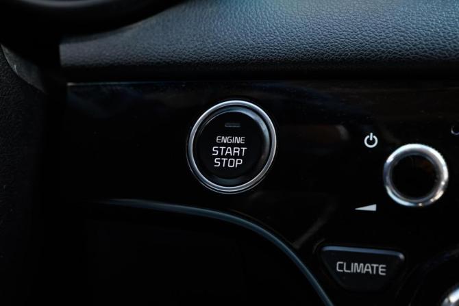 Kia Sportage IV Рестайлинг с пробегом 2019 года, цена 2 649 000 рублей, 80290 км, внедорожник, Автокод Объявления