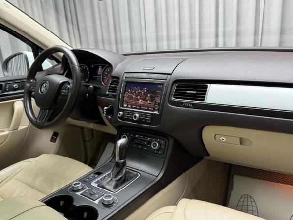Volkswagen Touareg II Рестайлинг с пробегом 2015 года, цена 2 799 000 рублей, 188000 км, внедорожник, Автокод Объявления