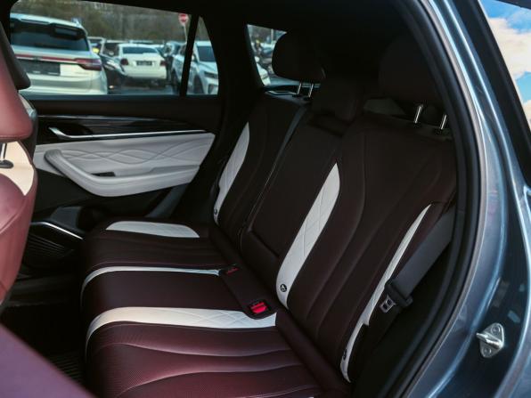 Geely Monjaro I с пробегом 2023 года, цена 3 349 000 рублей, 43398 км, внедорожник, Автокод Объявления