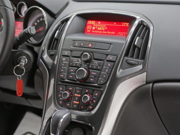 Opel Astra J Рестайлинг с пробегом 2013 года, цена 519 000 рублей, 134000 км, хэтчбек, Автокод Объявления