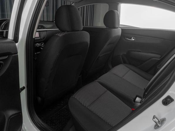 Kia Rio IV с пробегом 2018 года, цена 1 299 000 рублей, 98730 км, седан, Автокод Объявления