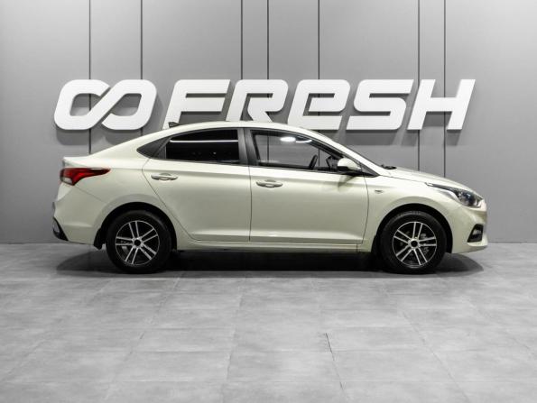 Hyundai Solaris II с пробегом 2018 года, цена 1 339 000 рублей, 136325 км, седан, Автокод Объявления