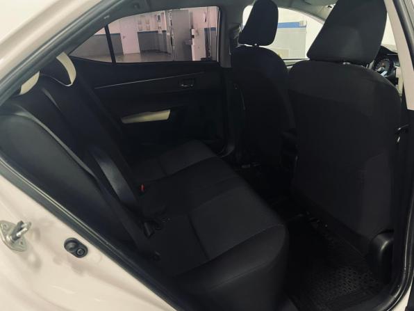 Toyota Corolla XI (E160 E170 E180) с пробегом 2014 года, цена 1 030 000 рублей, 180000 км, седан, Автокод Объявления