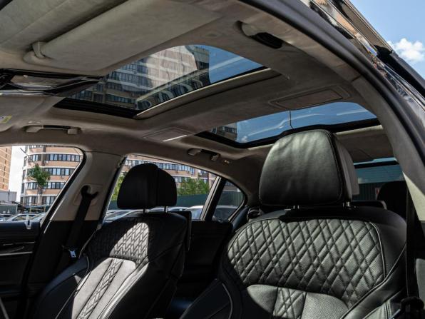 BMW 7 серии VI (G11/G12) Рестайлинг с пробегом 2019 года, цена 5 990 000 рублей, 180333 км, седан, Автокод Объявления
