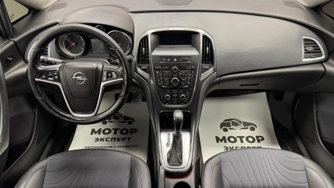 Opel Astra J Рестайлинг с пробегом 2013 года, цена 610 000 рублей, 174227 км, седан, Автокод Объявления