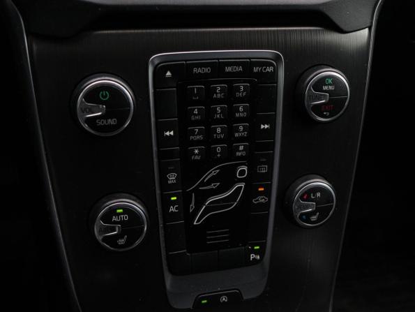 Volvo V40 II с пробегом 2014 года, цена 1 000 000 рублей, 259727 км, хэтчбек, Автокод Объявления
