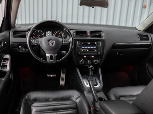 Volkswagen Jetta VI с пробегом 2013 года, цена 1 249 000 рублей, 194325 км, седан, Автокод Объявления