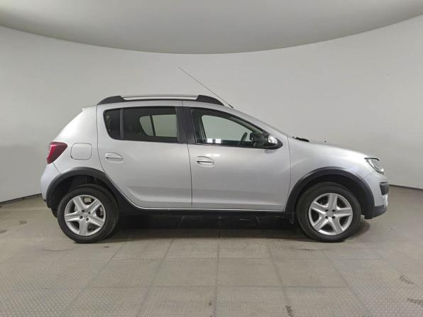 Renault Sandero II с пробегом 2015 года, цена 755 000 рублей, 218899 км, хэтчбек, Автокод Объявления