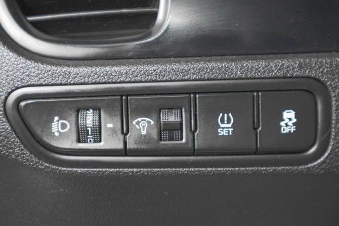 Kia Rio IV с пробегом 2020 года, цена 1 359 000 рублей, 256000 км, хэтчбек, Автокод Объявления