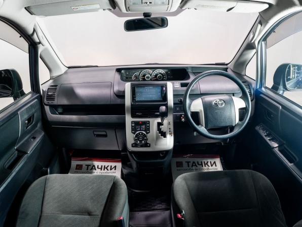 Toyota Noah II (R70) с пробегом 2011 года, цена 1 620 000 рублей, 186700 км, минивэн, Автокод Объявления