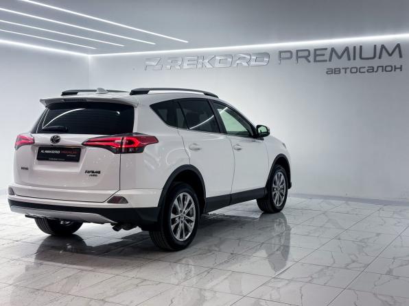 Toyota RAV4 IV (XA40) Рестайлинг с пробегом 2015 года, цена 2 400 000 рублей, 231856 км, внедорожник, Автокод Объявления