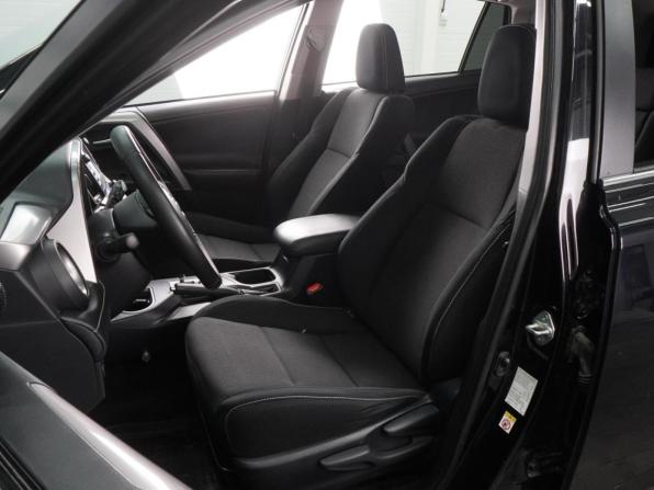 Toyota RAV4 IV (XA40) Рестайлинг с пробегом 2017 года, цена 1 799 000 рублей, 240910 км, внедорожник, Автокод Объявления