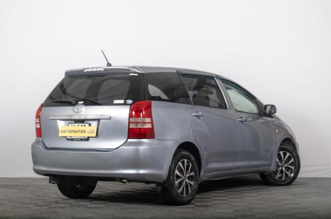 Toyota Wish I Рестайлинг с пробегом 2005 года, цена 699 000 рублей, 300000 км, компактвэн, Автокод Объявления