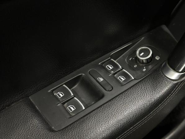 Volkswagen Passat B7 с пробегом 2011 года, цена 1 050 000 рублей, 215717 км, седан, Автокод Объявления