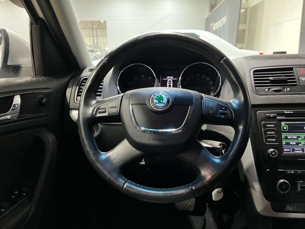 Skoda Yeti I с пробегом 2013 года, цена 899 000 рублей, 121340 км, внедорожник, Автокод Объявления